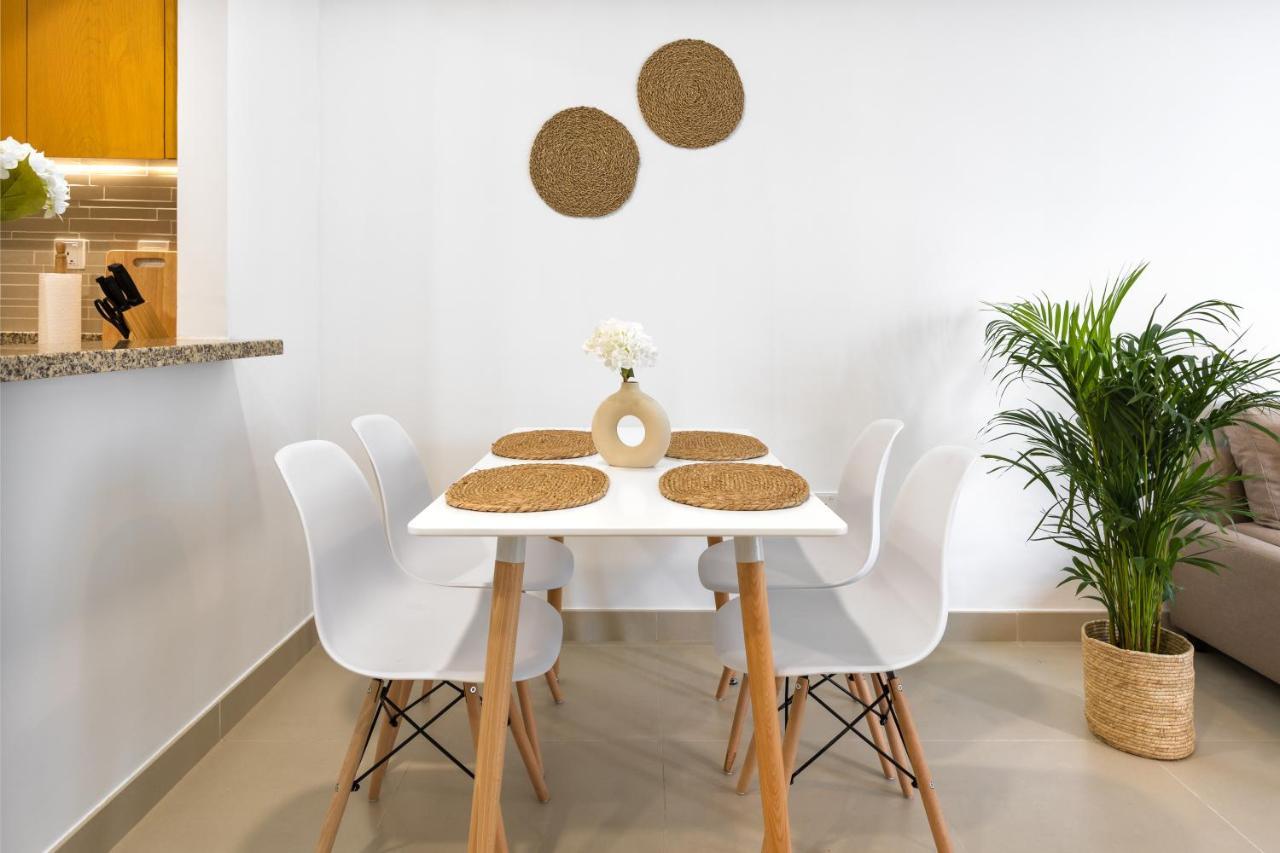 Waves - Chic With Skyline Views Apartamento