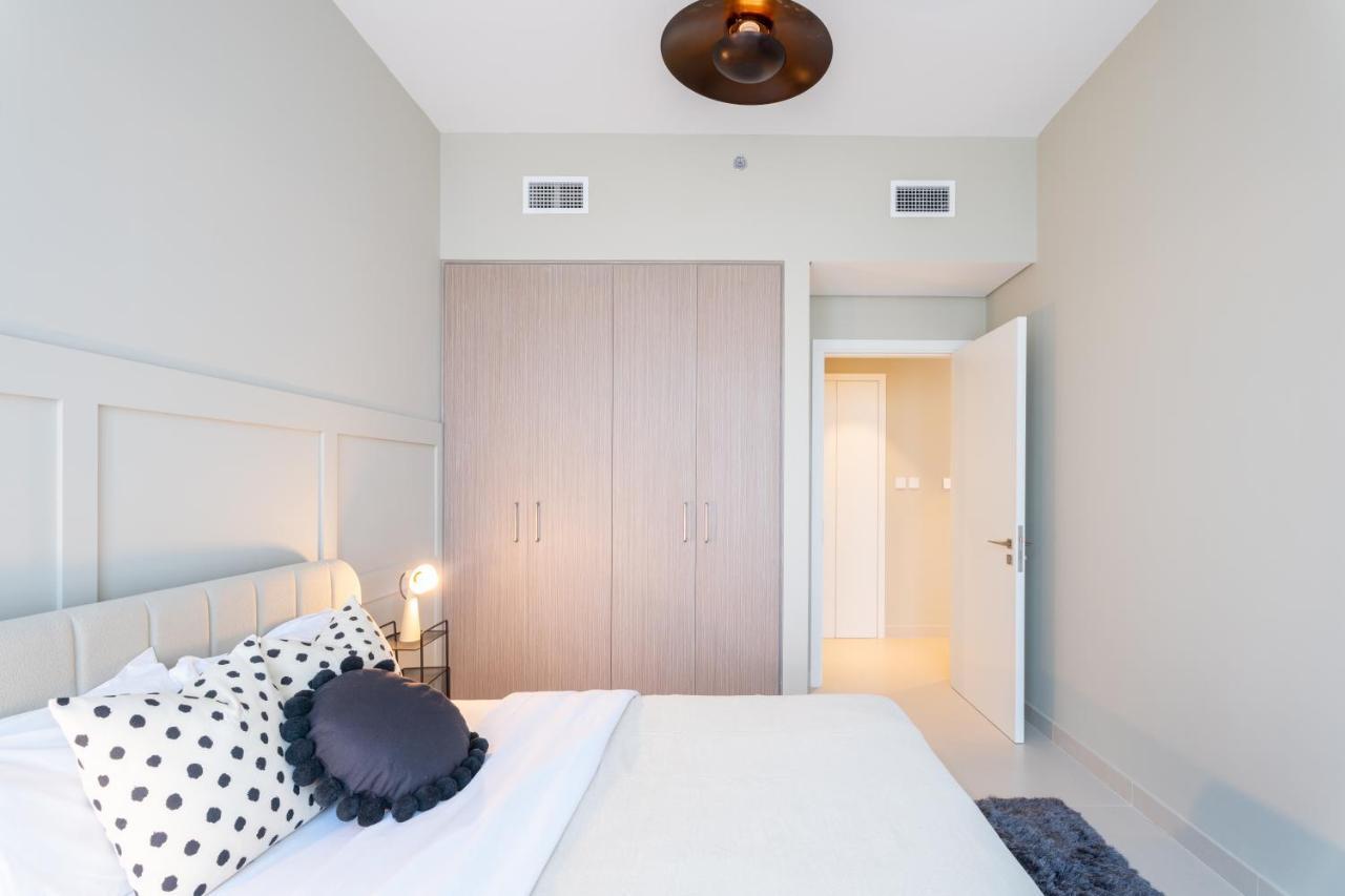 Elegant Luxury With Stunning Views In Creek Harbour Apartment *