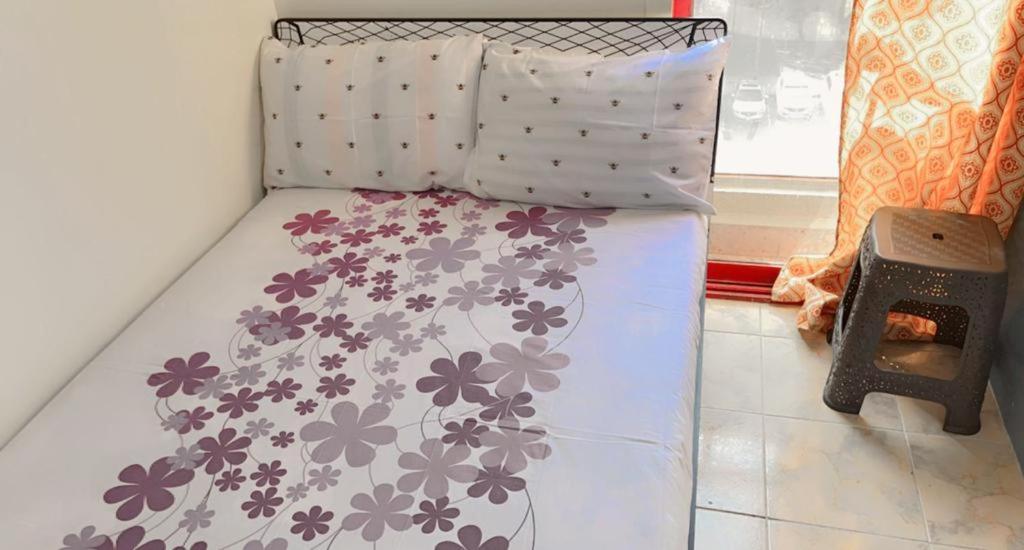 Moon Backpackers , Al Rigga , Partition For Couples And For Singles * Dubaï
