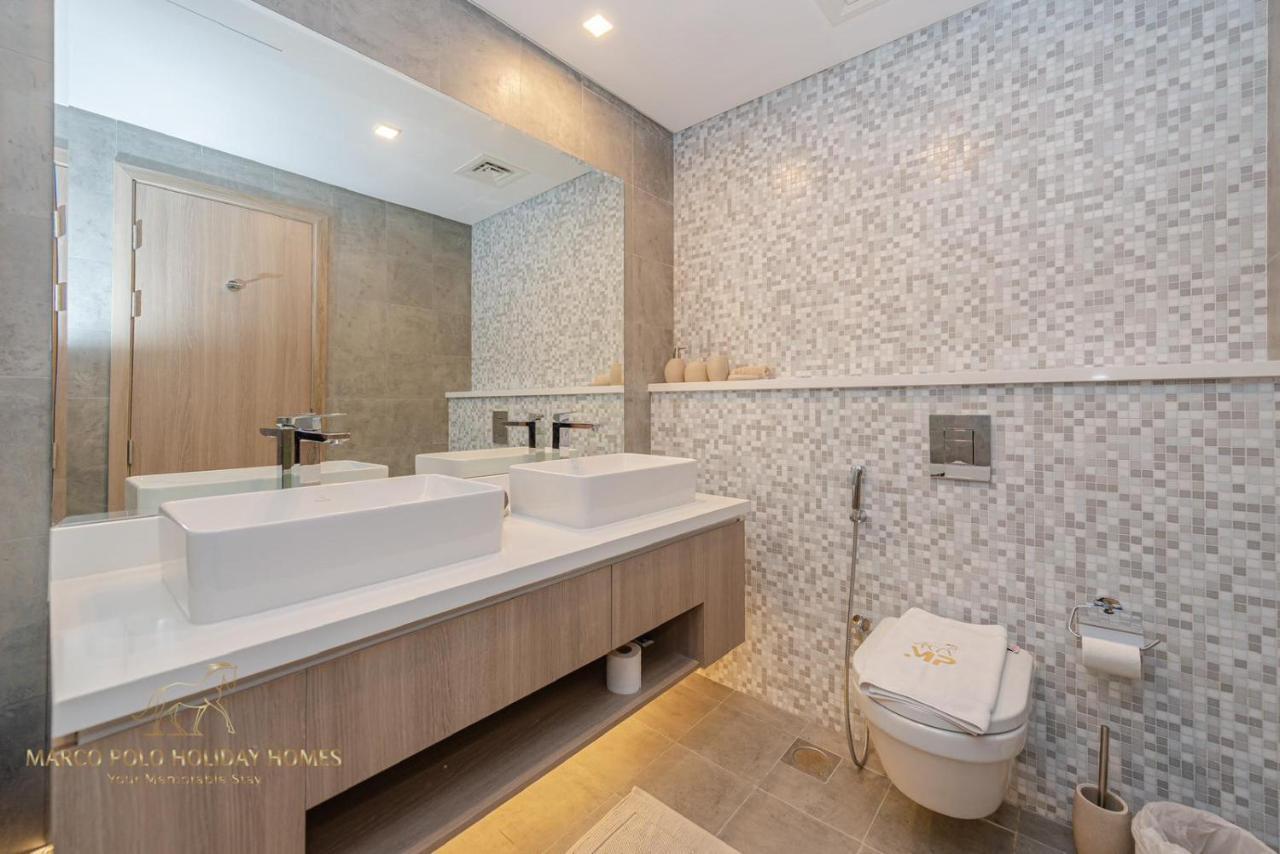Appartement Marco Polo - Stunning 2 Bedroom With Marina Views, Huge Pool & Gym Dubaï
