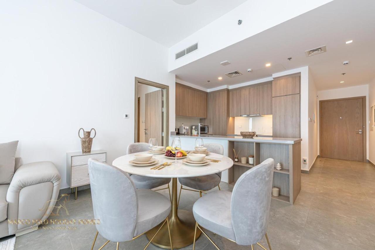 Appartement Marco Polo - Stunning 2 Bedroom With Marina Views, Huge Pool & Gym Dubaï