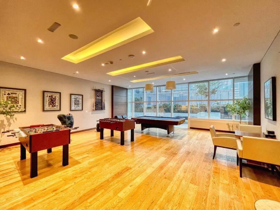 Damac Heights Tower Apartment. Podium Level - Fendi Design. * Dubái