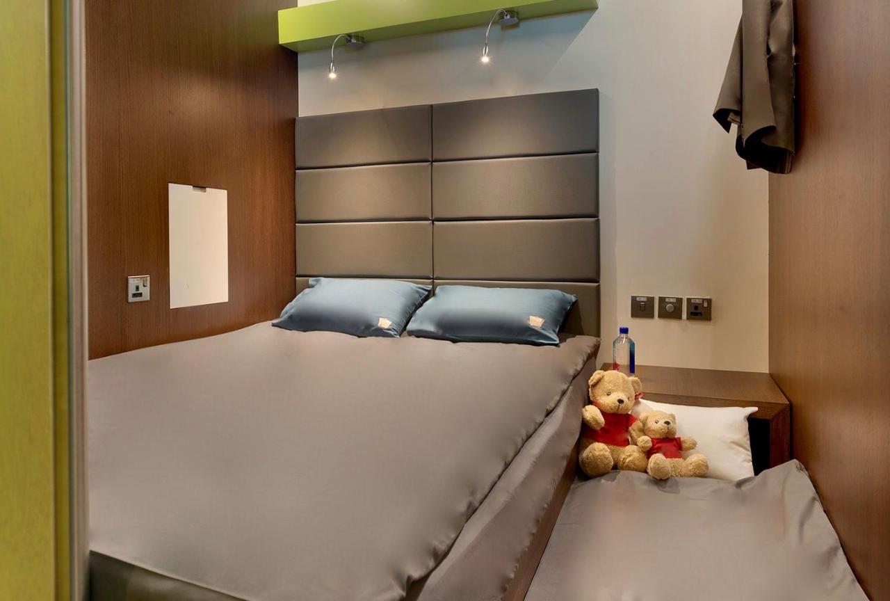 Sleep 'n Fly Sleep Lounge, A-gates Terminal 3 - Transit Only Hotel cápsula
