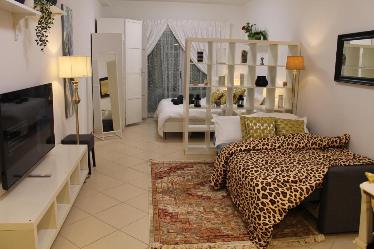 Spacious In Marina Close To Metro And Apartment *