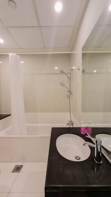 Marina Heights, 2 Bedroom Apartamento