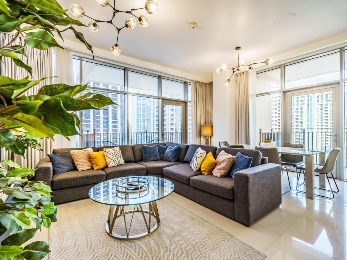 Classy 2br In Boulevard Crescent - Downtown * Dubai