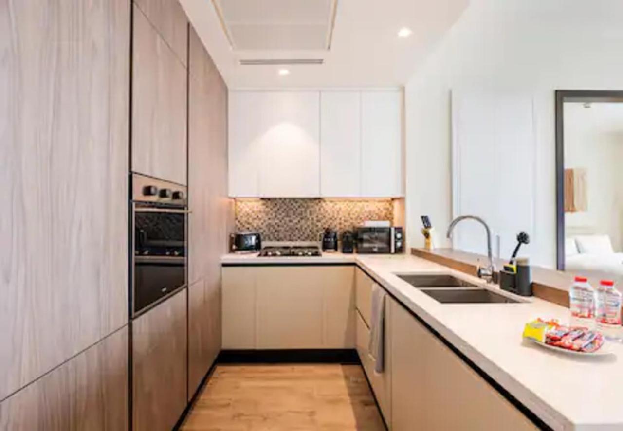 Apartamento Mesmerizing 1br Full Marina View At Marina Gate