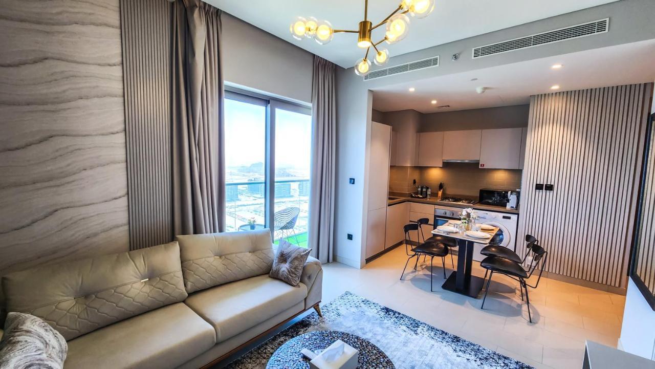 By Latinem Luxury 1br Cvr A2810 Near Burj Khalifa Apartemen