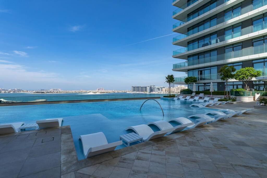 Vogue Beachfront - Palm Views & Private Apartamento *