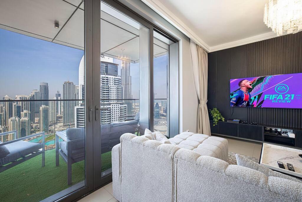 Magnificent Brand New Lux 3br Burj & Fountain View Lejlighed