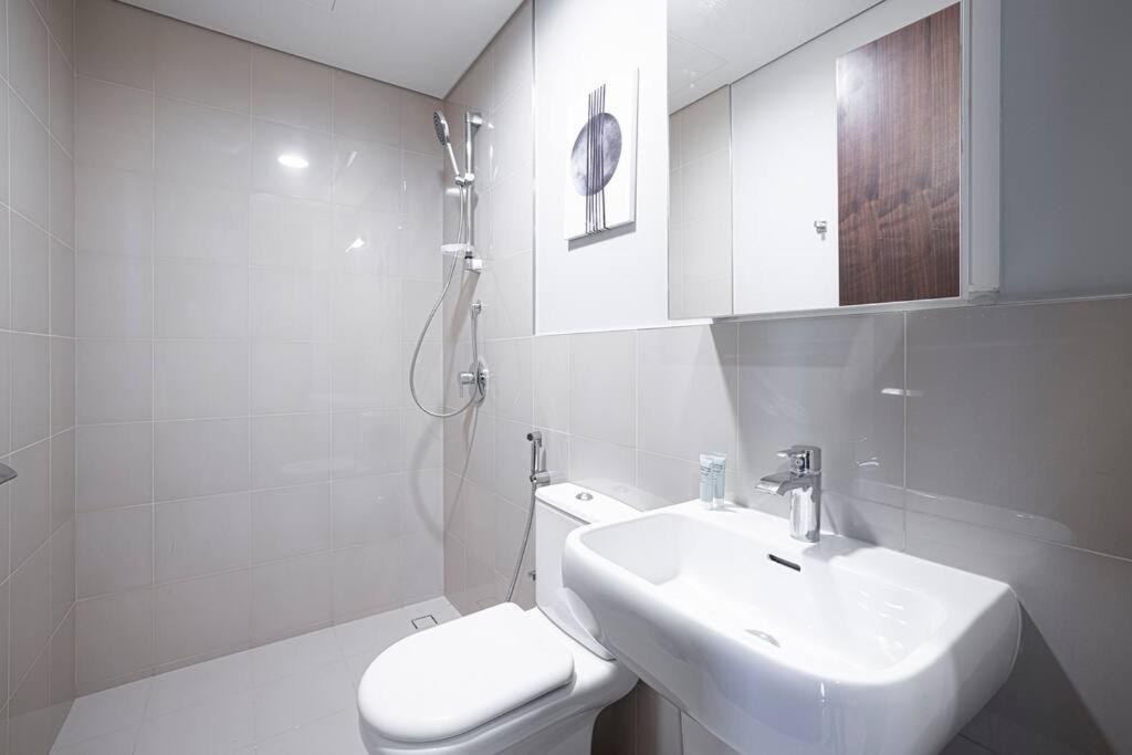 Magnificent Brand New Lux 3br Burj & Fountain View Lejlighed