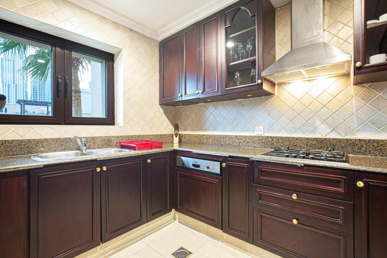 Luxurious 1 Bed -connected To Mall