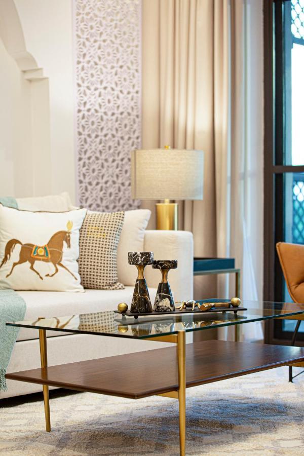 Luxurious 1 Bed -connected To Mall Appartement *