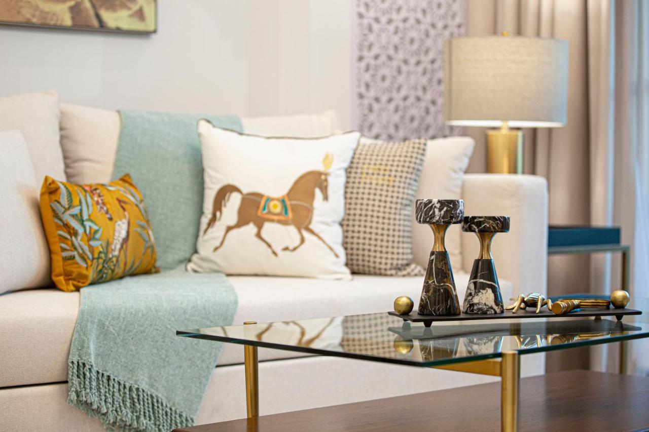 Luxurious 1 Bed -connected To Mall Appartement *