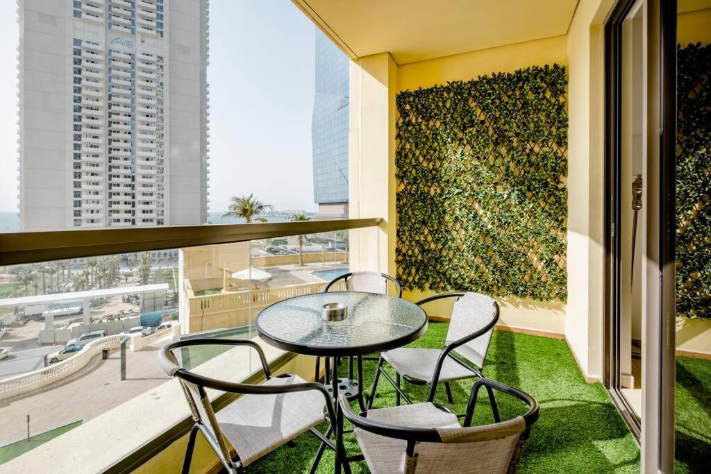 Leen Homes-jbr -spacious 4 Bedroom Gasthof