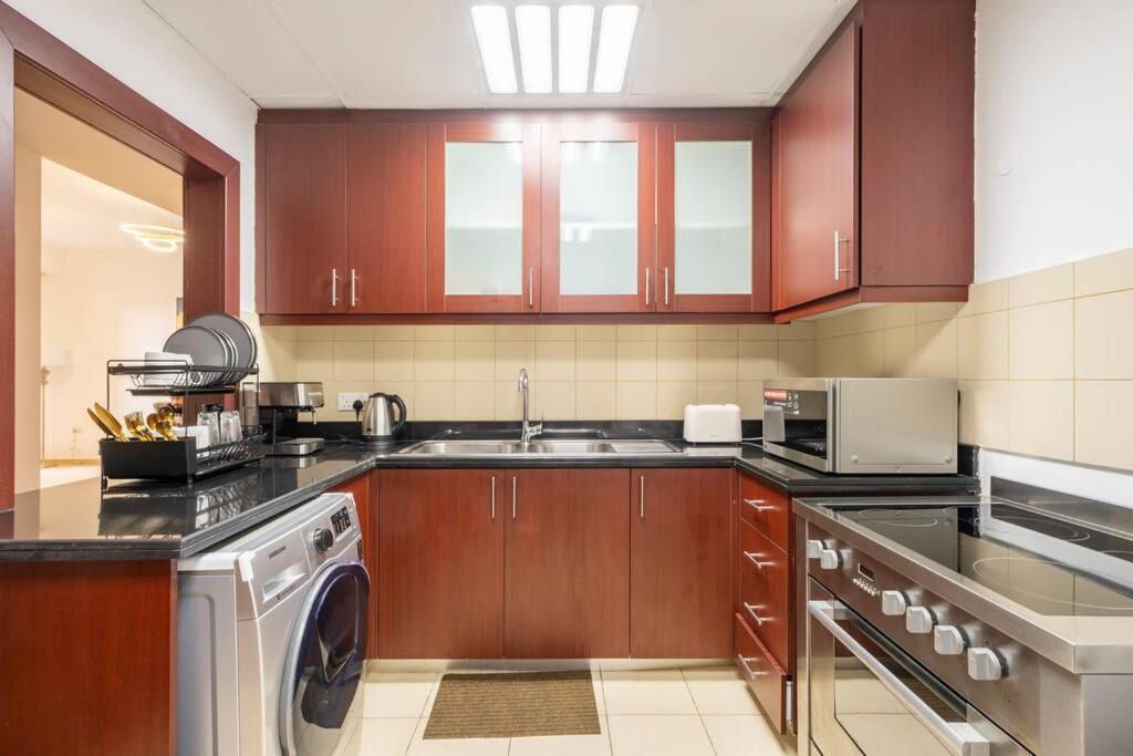 Leen Homes-jbr -spacious 4 Bedroom Gasthof Dubai