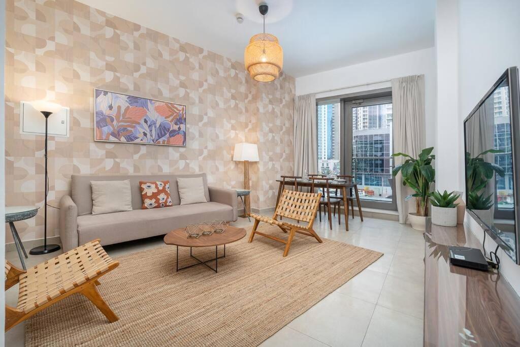 In Marina With Vibrant Pop Art Accents Apartment *