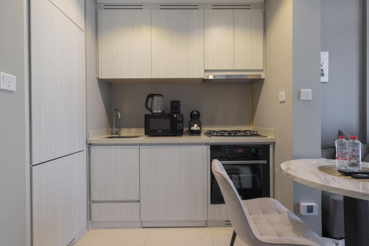 Business Bay 1 Bedroom With Canal View Apartment Dubai
