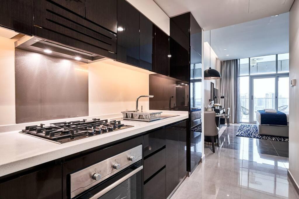 5* Studio, 10min Walk To Mall, 1min Bay Sqr Lägenhet Dubai