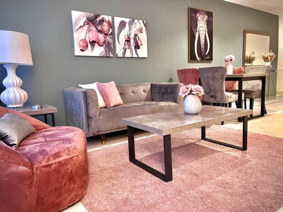 Cheerful 3 Bedroom Dubai