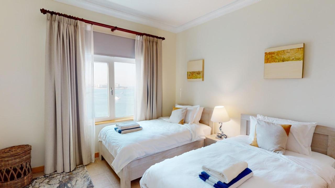 Lägenhet Al Dabas Views, 3bd Sleeps 6, Beachfront & Pool Access Dubai