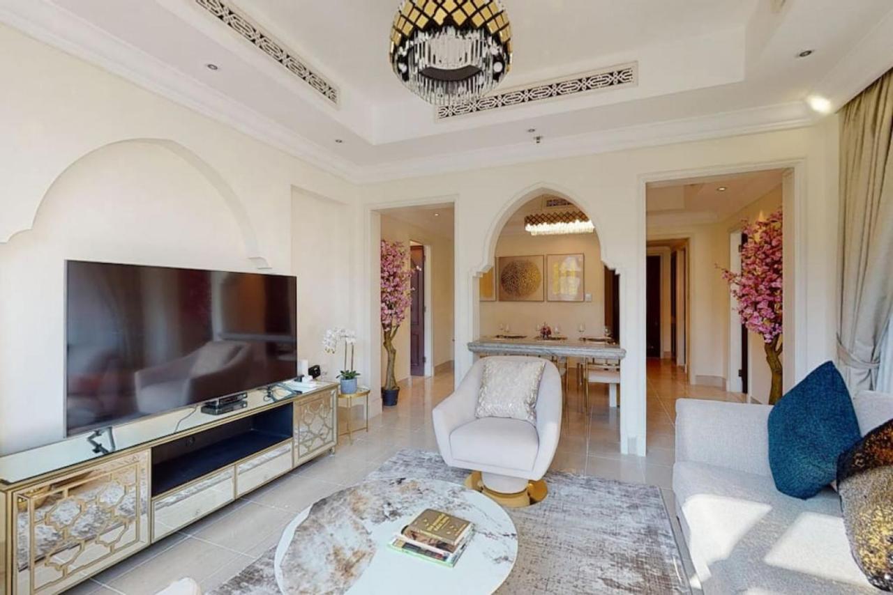 Al Tajer, Core C, Souk Al Bahar - Charming Two Bedroom Appartement Dubaï
