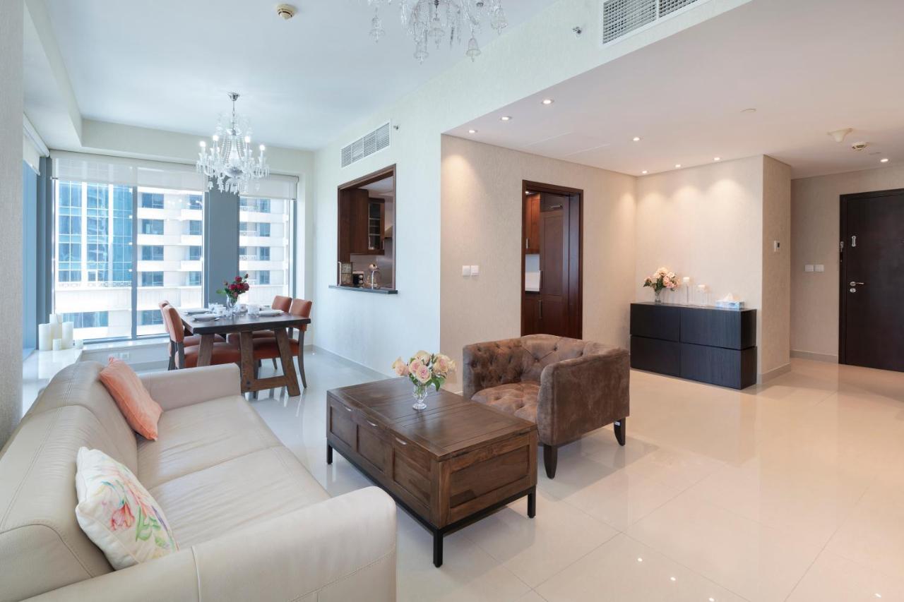 Downtown Dubai, Luxury 2 Bed 2 Bath - Pool, Gym, Aircon, Parking - Views Of The Fountain & Burj Khalifa Dubai