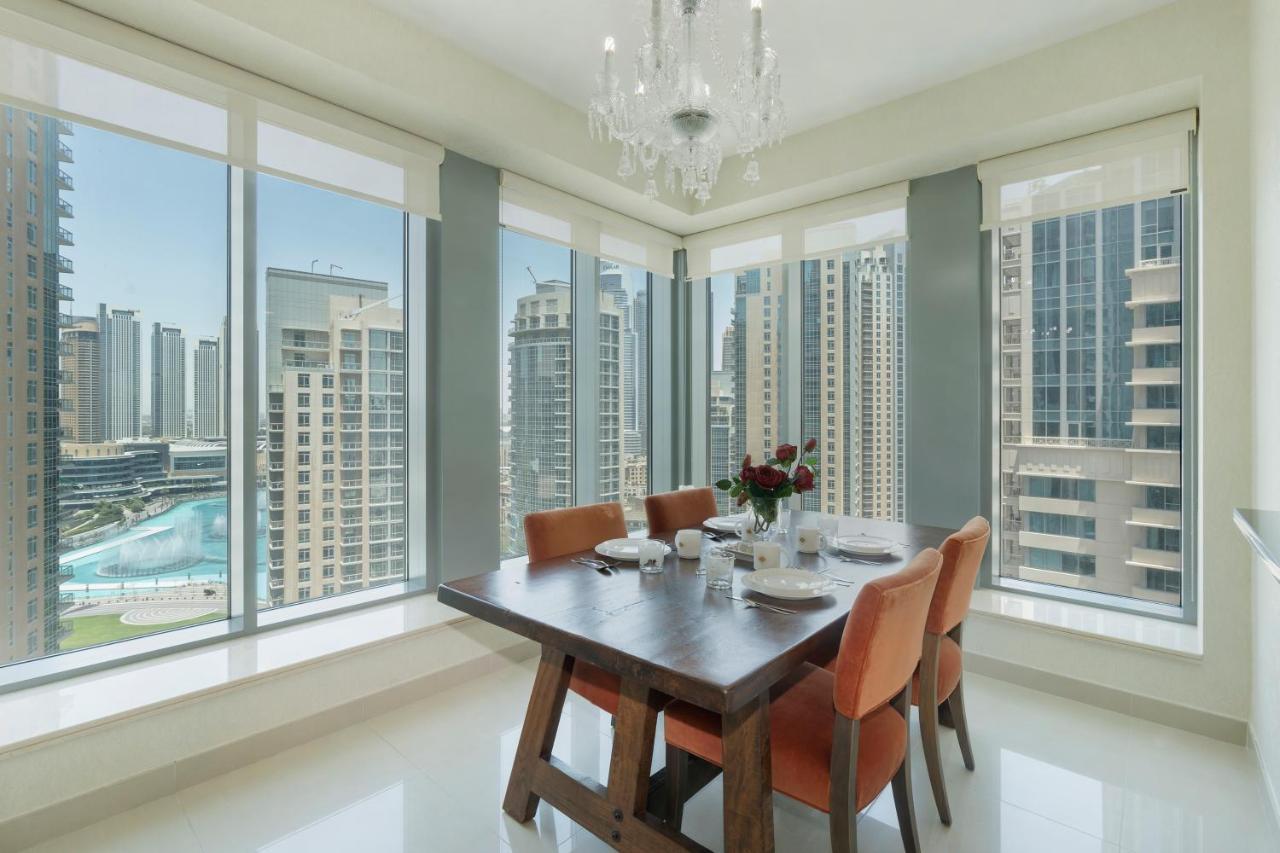 Downtown Dubai, Luxury 2 Bed 2 Bath - Pool, Gym, Aircon, Parking - Views Of The Fountain & Burj Khalifa Lejlighed *