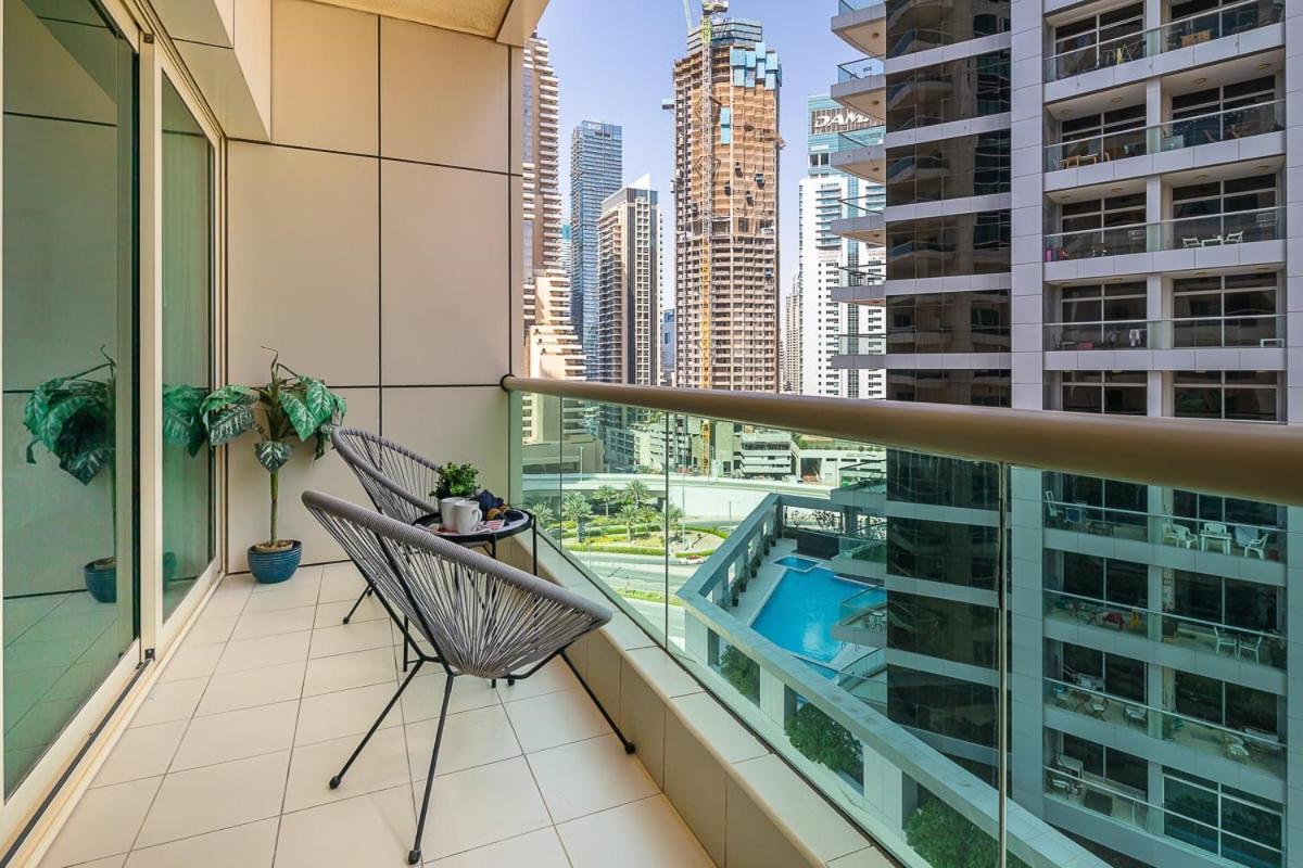 Appartement Frank Porter - Royal Oceanic Dubaï