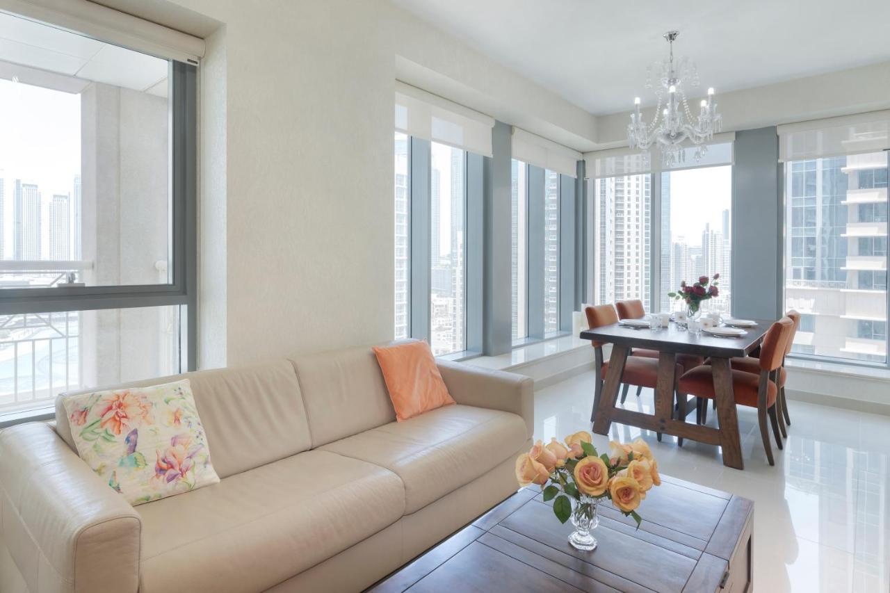 Downtown Dubai, Luxury 2 Bed 2 Bath - Pool, Gym, Aircon, Parking - Views Of The Fountain & Burj Khalifa Dubai