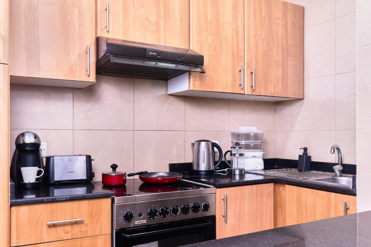 1br For 4 Guests In Marina Crown Dubái