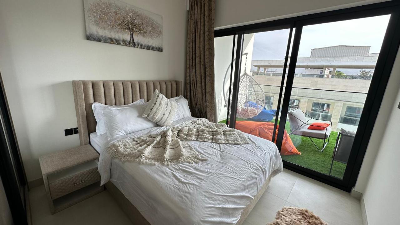 Luxury 2 Bedrooms 5 Minutes From Burj Khalifa Apartment *