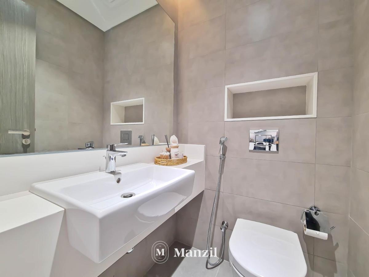 Stylish Waterfront 1 Bedroom W Pvt Near Downtown Dubaï