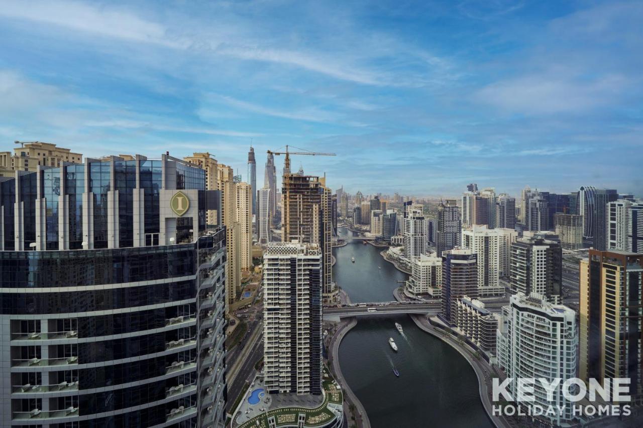 Contemporary Two Bedroom With Full Marina View Dubái
