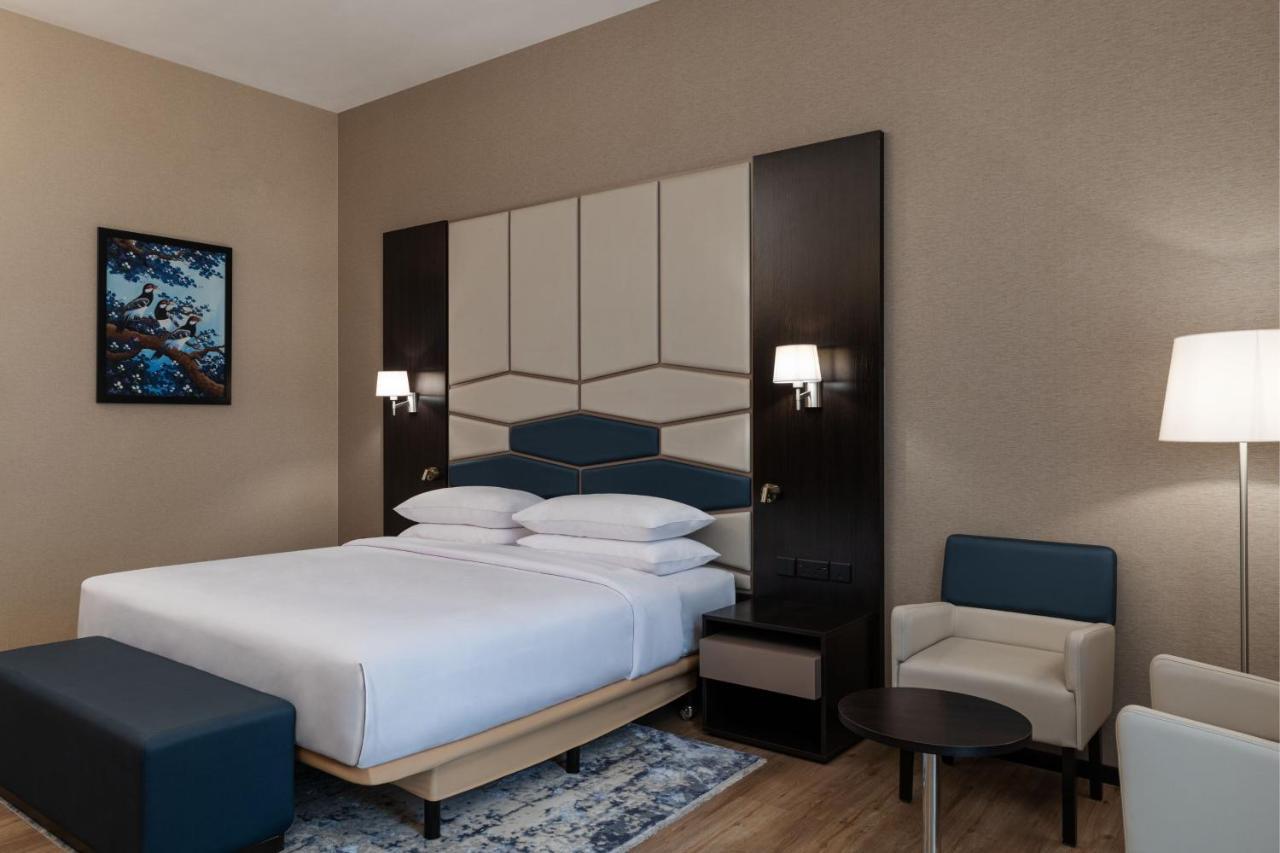 Hotel Four Points By Sheraton Production City,