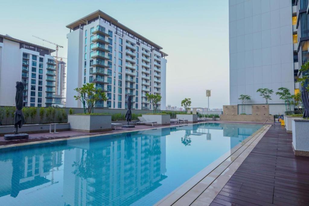 Nasma Luxury - Luxury Retreat With Balcony And Stunning City View Appartement Dubaï