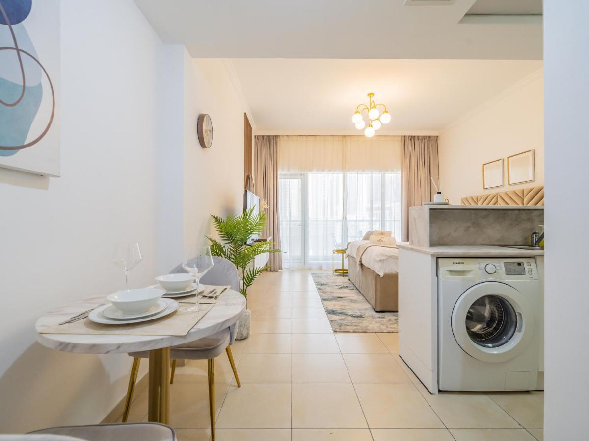 Appartement Delightful Studio With Balcony - Burj Al Nujoom Dubaï