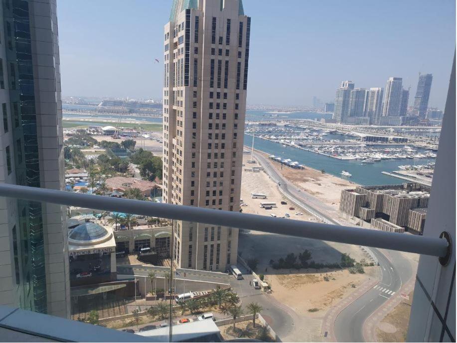 Nasma Luxury - Marina-view Oasis With Balcony Steps From The Sea Appartement Dubaï
