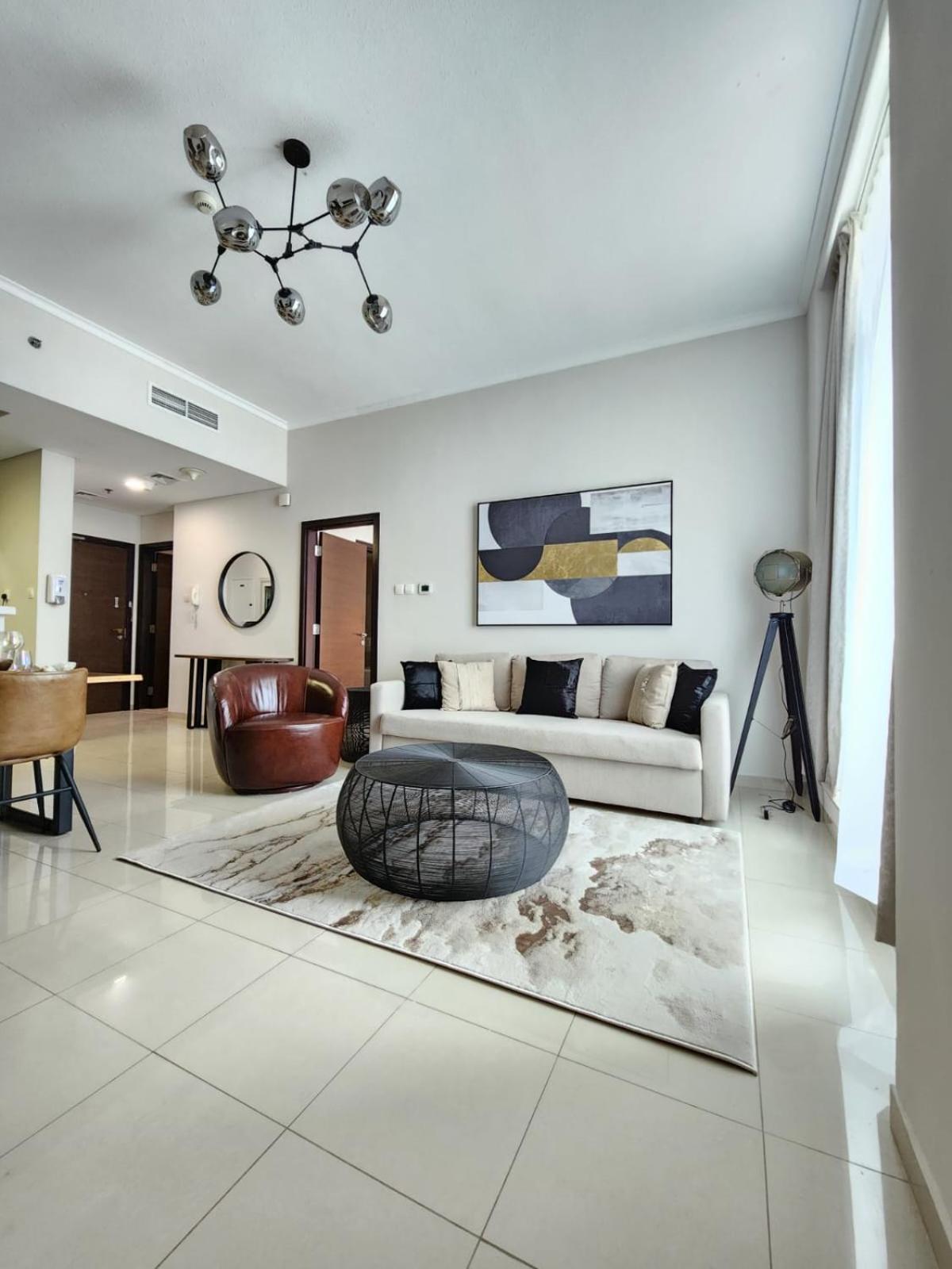 Nasma Luxury - Marina-view Oasis With Balcony Steps From The Sea Appartement Dubaï