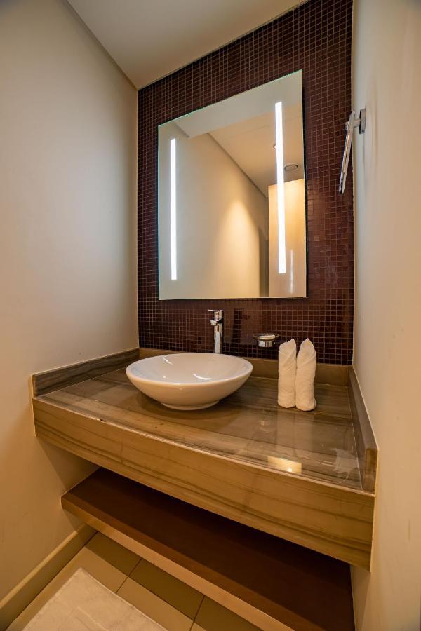 Luxury 2br In Paramount Towers Business Bay Apartamento *