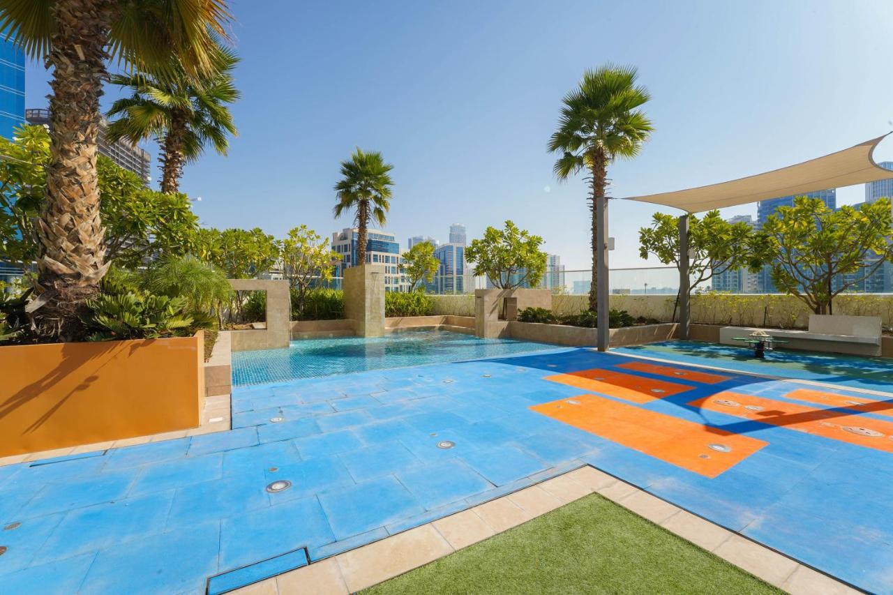 Apartamento Aliving Stylish With Partial Burj & Canal Views- Prive , Business Bay 713 *
