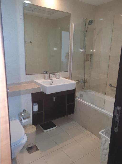 Appartement Nasma Luxury - Marina-view Oasis With Balcony Steps From The Sea