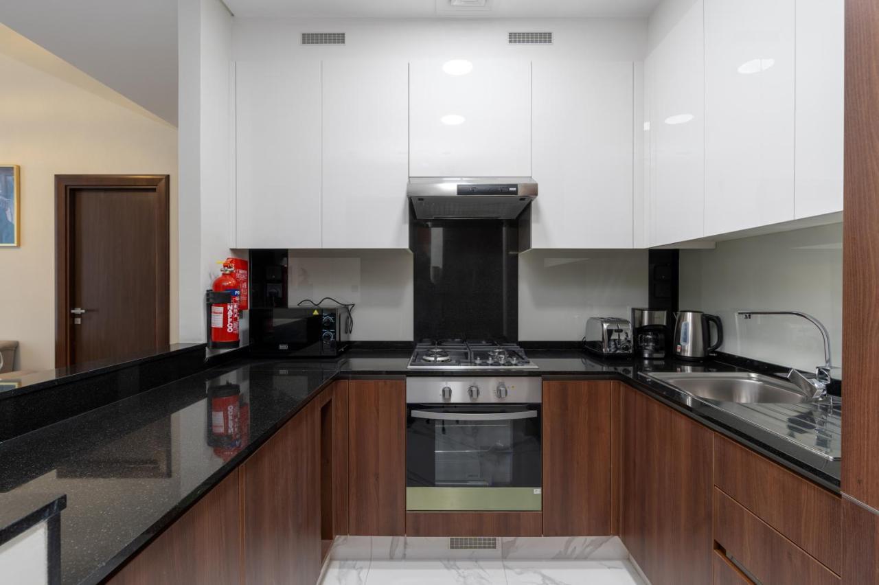 J One Tower Luxury From Estate Appartement