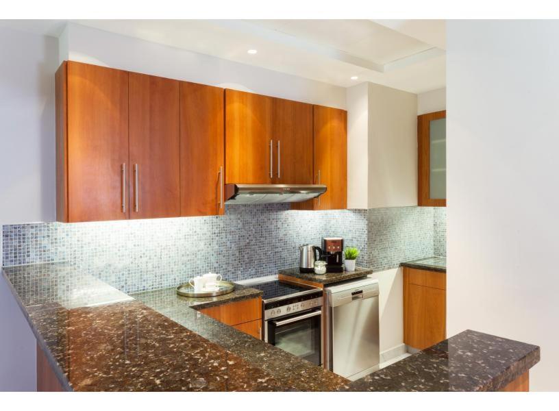 Nasma Luxury - Park Tower Dubai