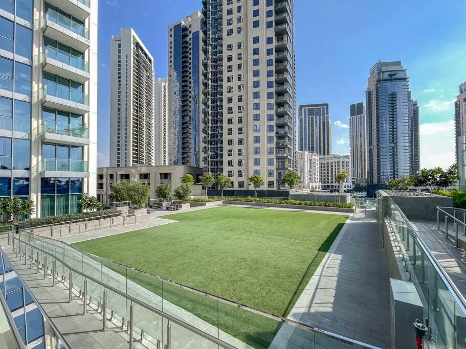 Vogue Waterfront Living - The Grand Creek Harbour Appartement