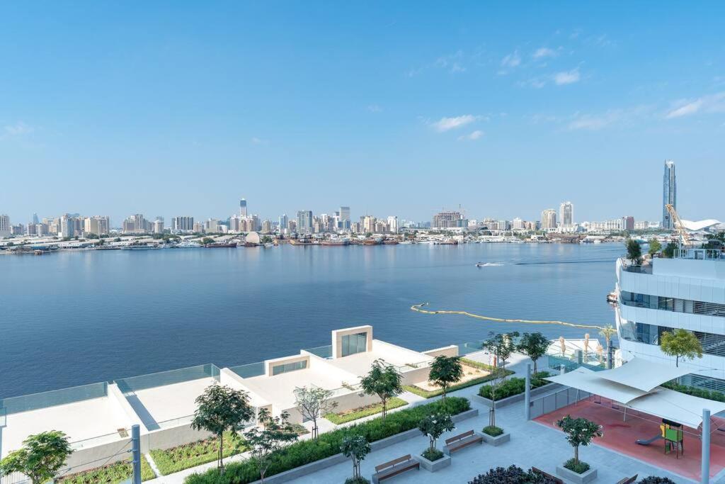 Vogue Waterfront Living - The Grand Creek Harbour Appartement