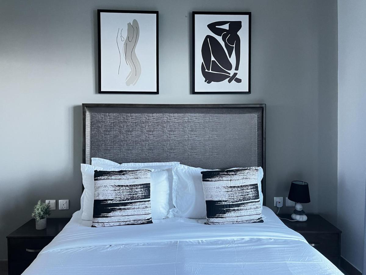 Apartment 2 Bedroom Burj Khalifa View With Large Private Terrace Dubai