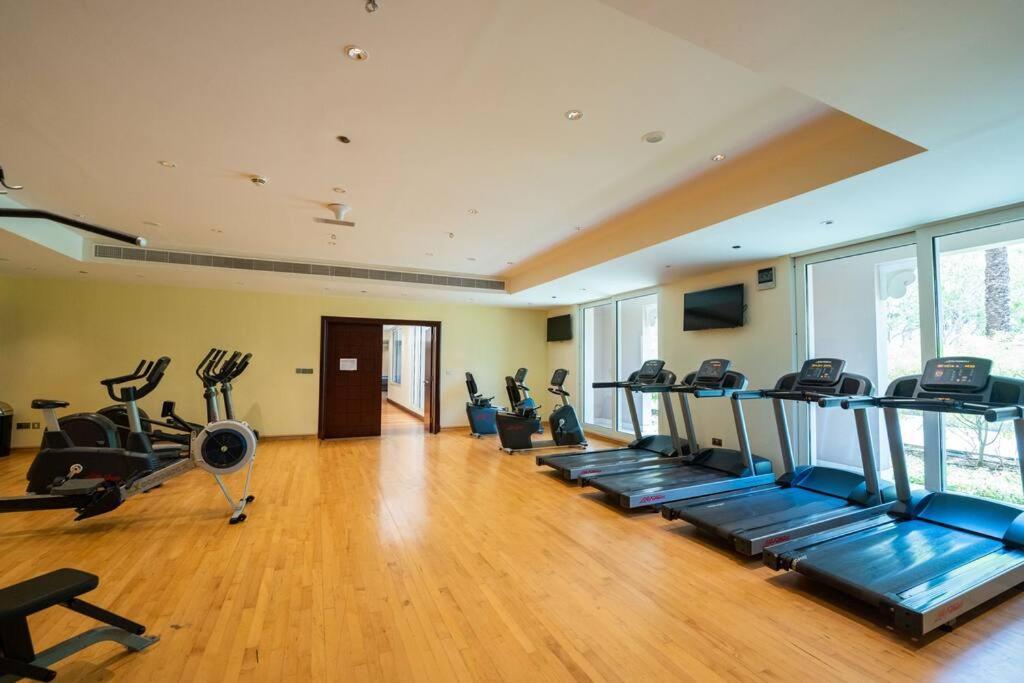 Palm Jumeirah Spacious 1 Bed Private Apartment *
