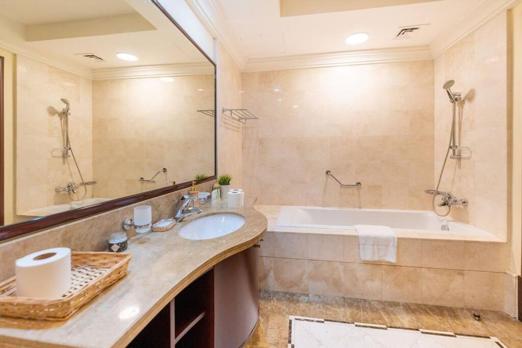 Apartment Palm Jumeirah Spacious 1 Bed Private