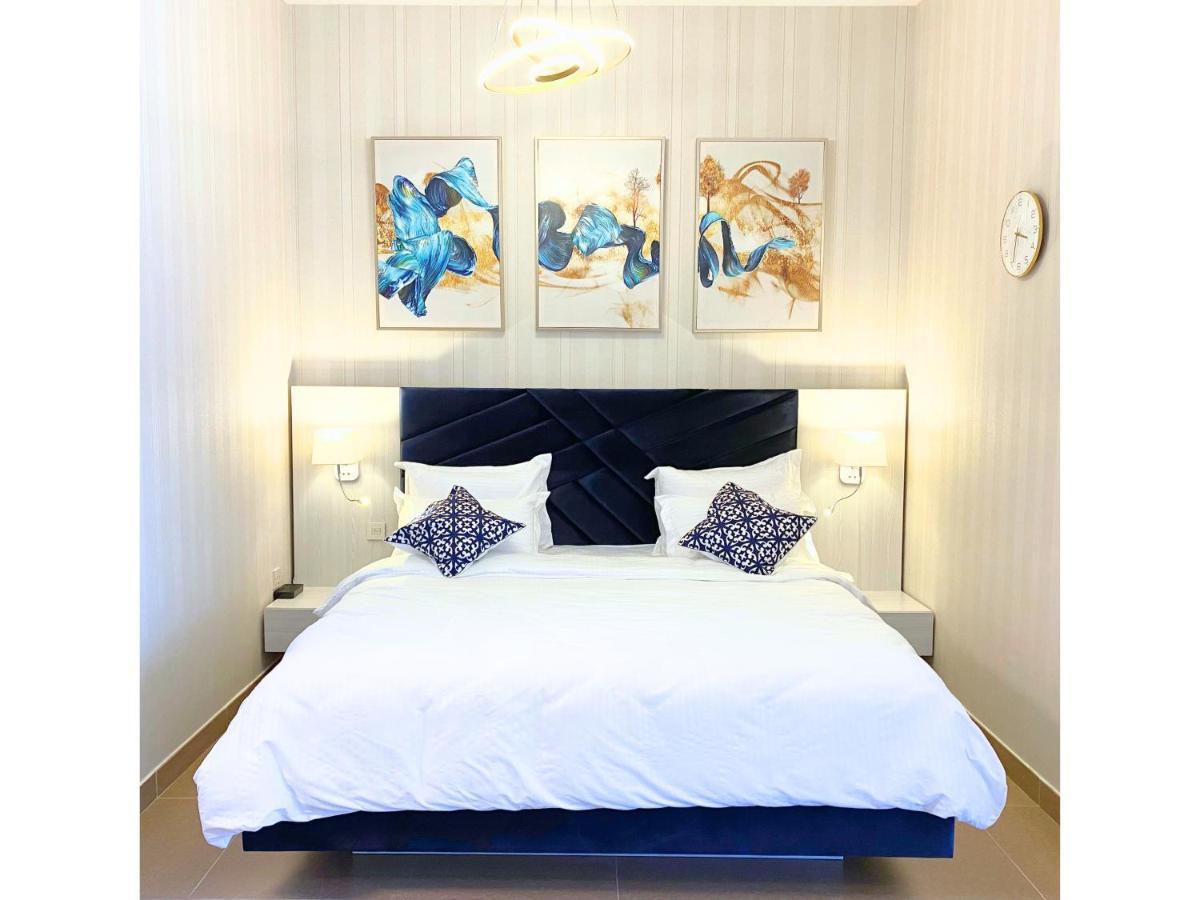Luxury Studio - Near Mall Apartament
